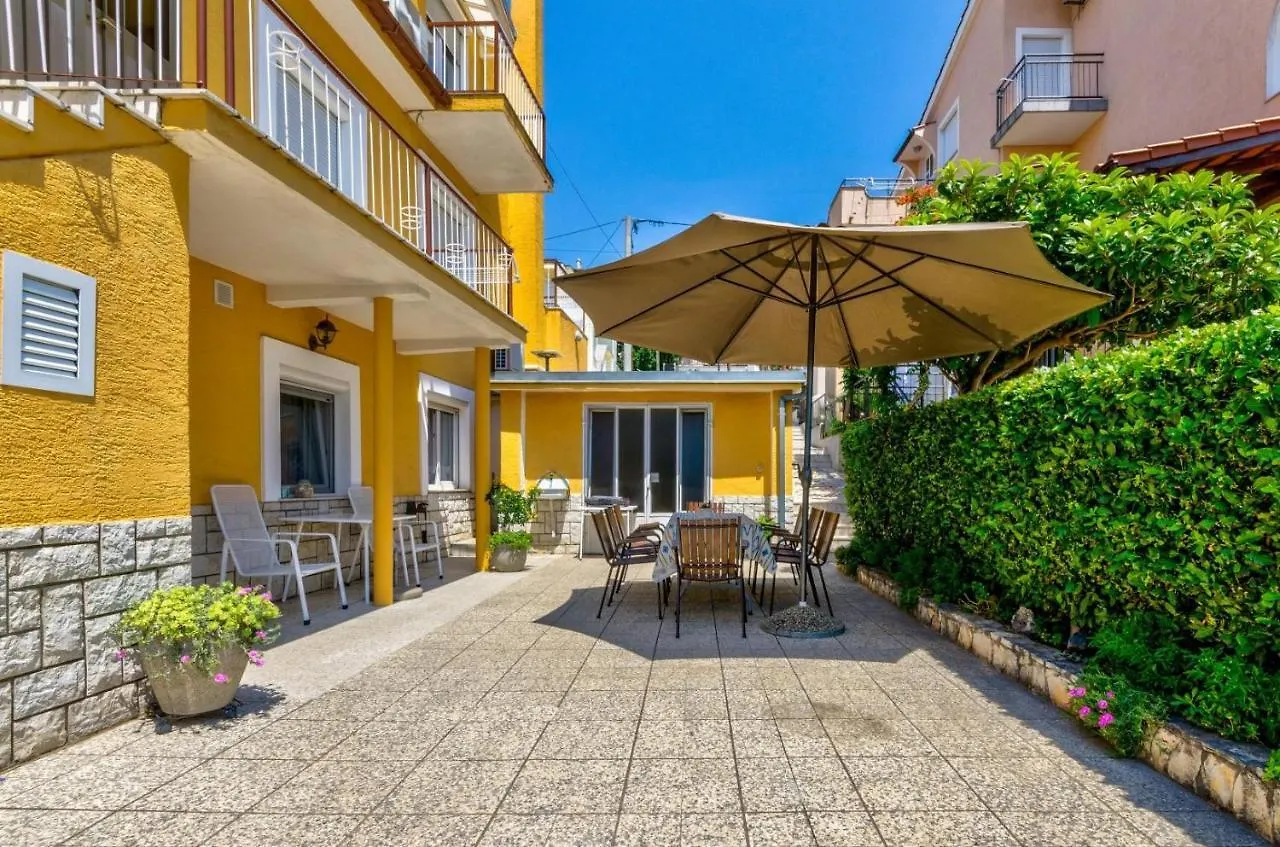 Blazi Apartment Crikvenica 0*,